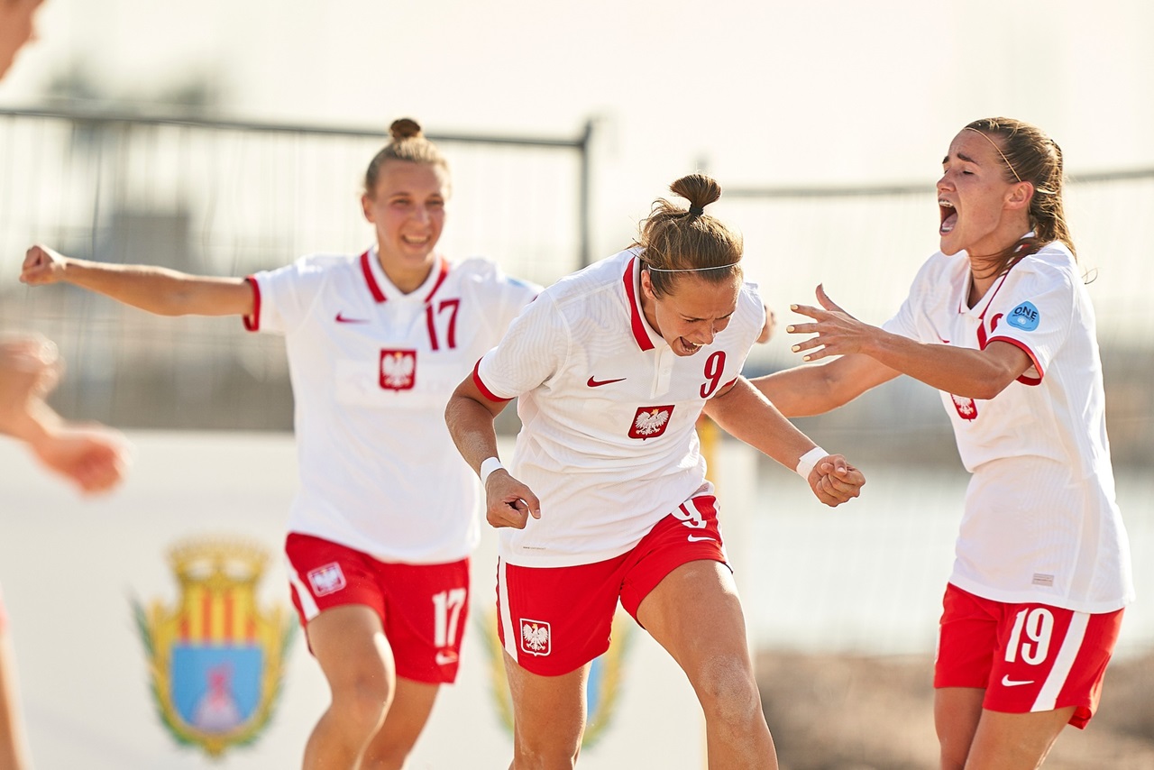 Beach Soccer Women - lineups, coaches, match results, statistics, and historical records